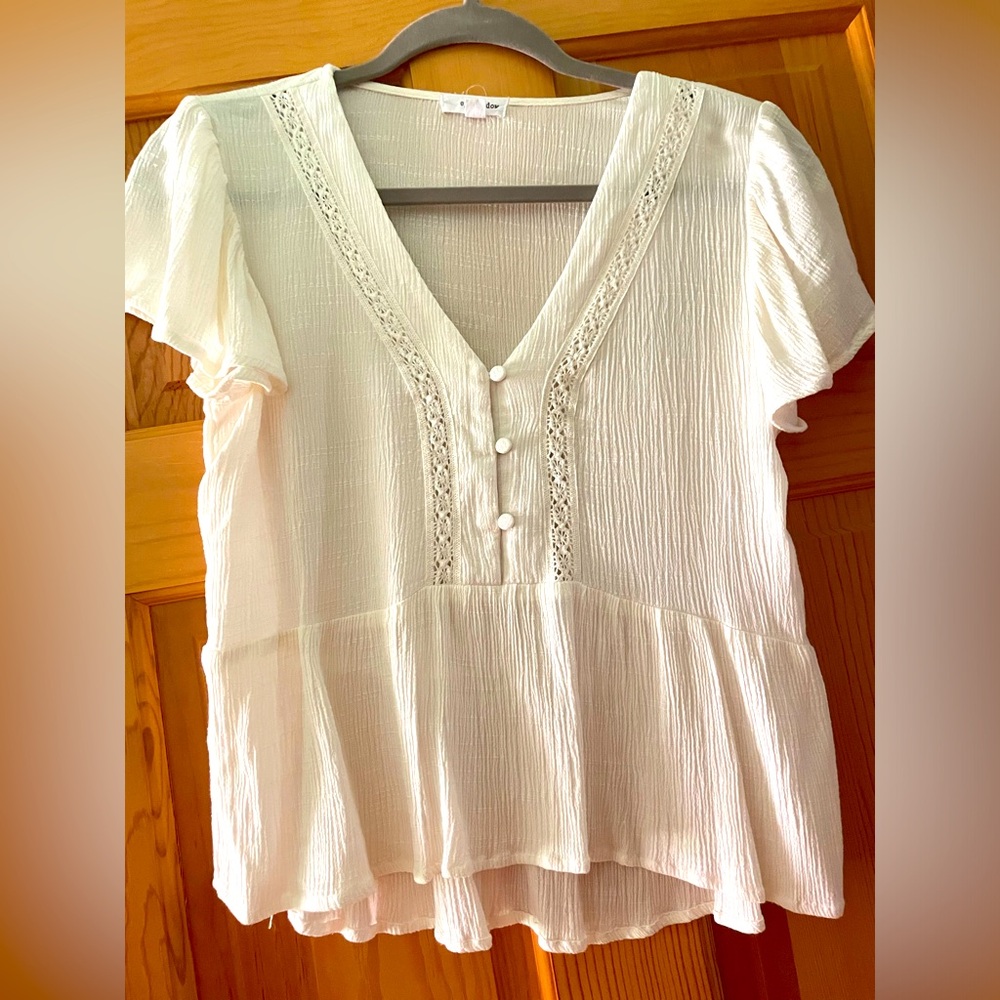 Women’s Small Cream Top